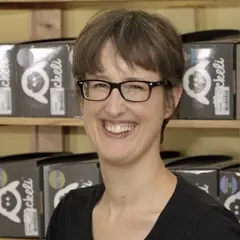 Porträt von Nina aus dem ZWERGE.de Team